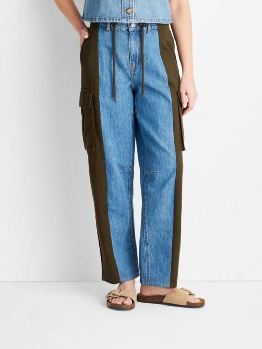 Future Collective - Women's Mid-Rise Barrel Leg Mixed Fabric Jeans - F Blue